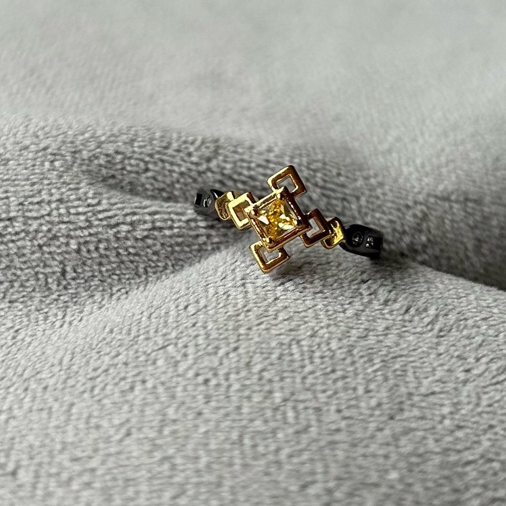 Genshin Impact Zhongli Ring ~ Resizable ~ Silver & Gold Tone Yellow Stone ~ New!